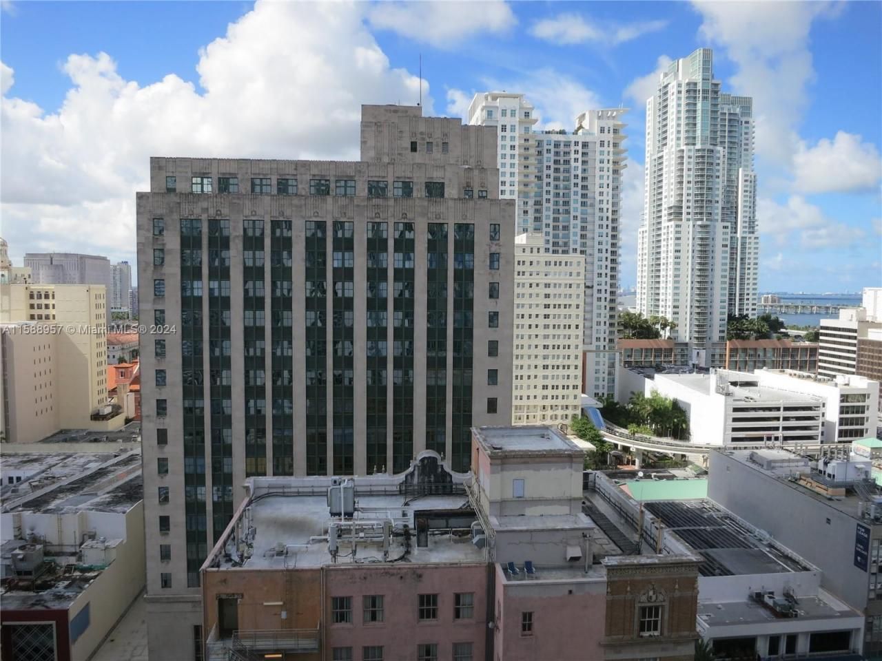 151 SE 1 St, Unit 1704, Miami, FL 33131 Photo