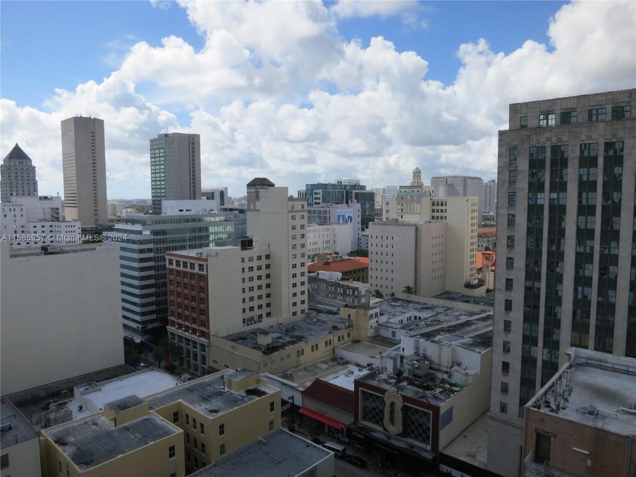 151 SE 1 St, Unit 1704, Miami, FL 33131 Photo