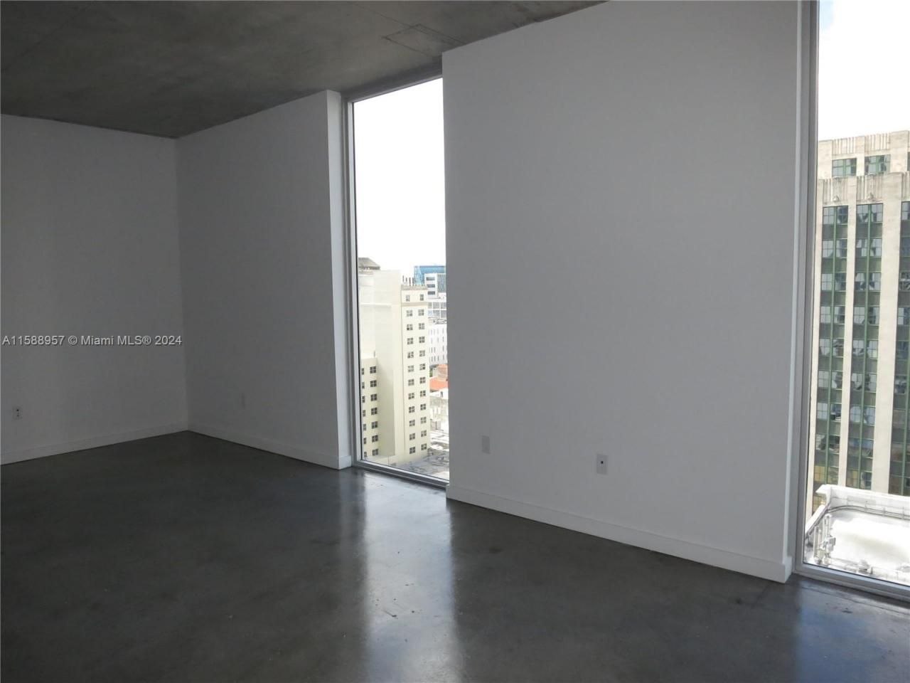 151 SE 1 St, Unit 1704, Miami, FL 33131 Photo
