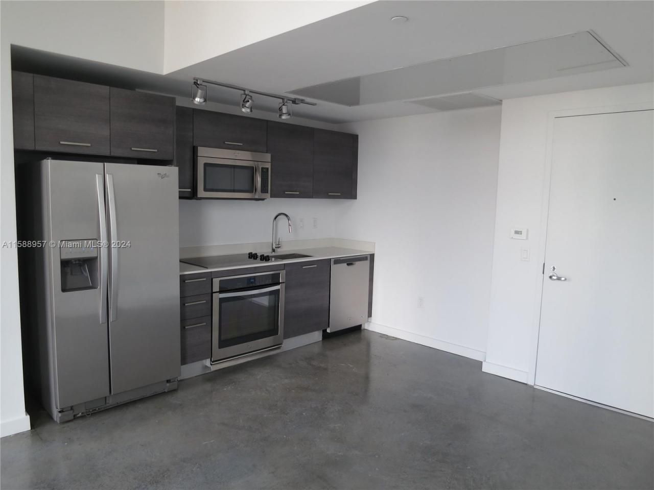 151 SE 1 St, Unit 1704, Miami, FL 33131 Photo