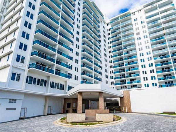 2301 Collins Ave, Unit 325, Miami Beach, FL 33139