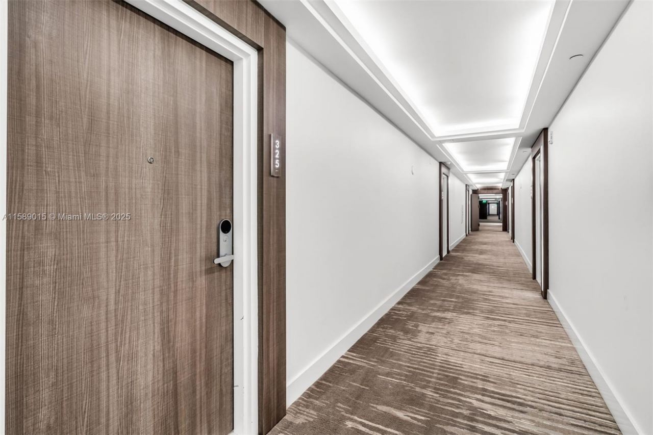 2301 Collins Ave, Unit 325, Miami Beach, FL 33139 Photo