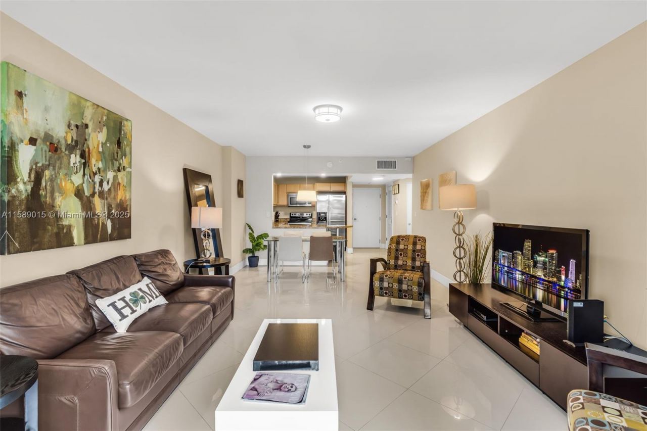 2301 Collins Ave, Unit 325, Miami Beach, FL 33139 Photo