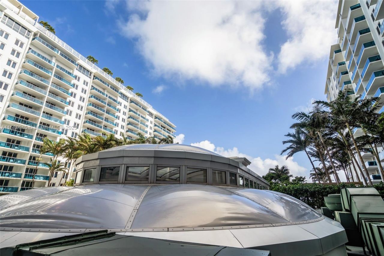 2301 Collins Ave, Unit 325, Miami Beach, FL 33139 Photo