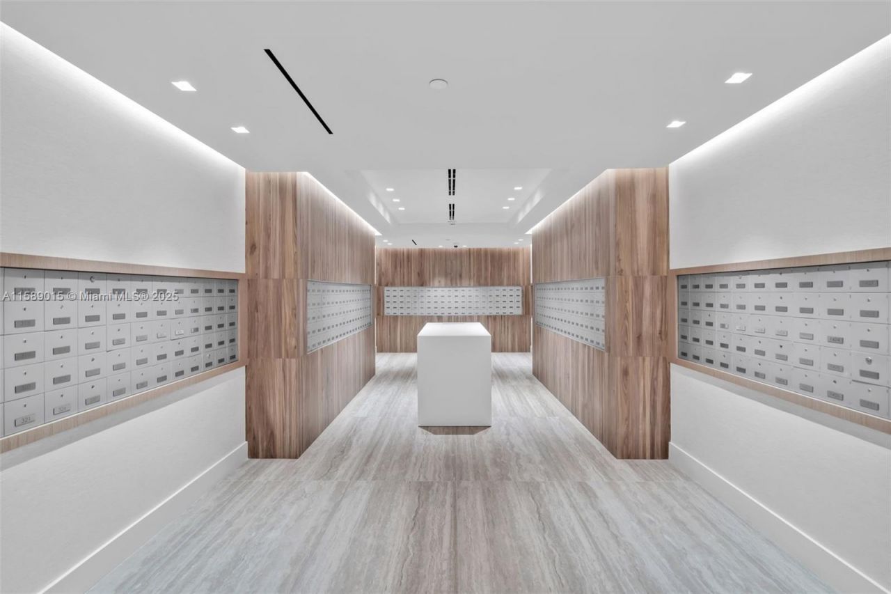 2301 Collins Ave, Unit 325, Miami Beach, FL 33139 Photo