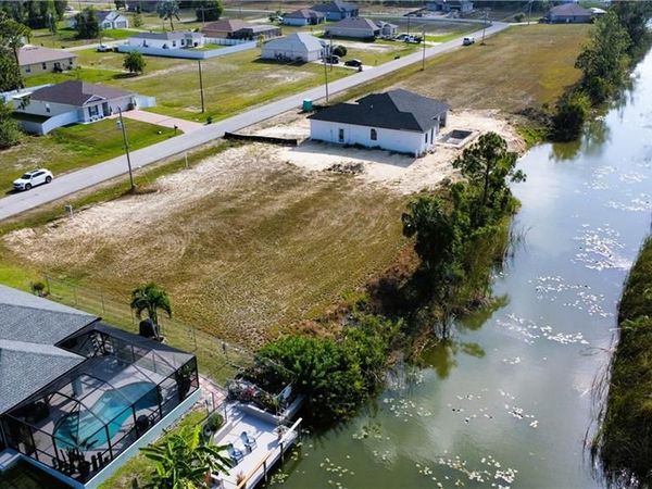 1019 NE 34th TER, CAPE CORAL, FL 33909