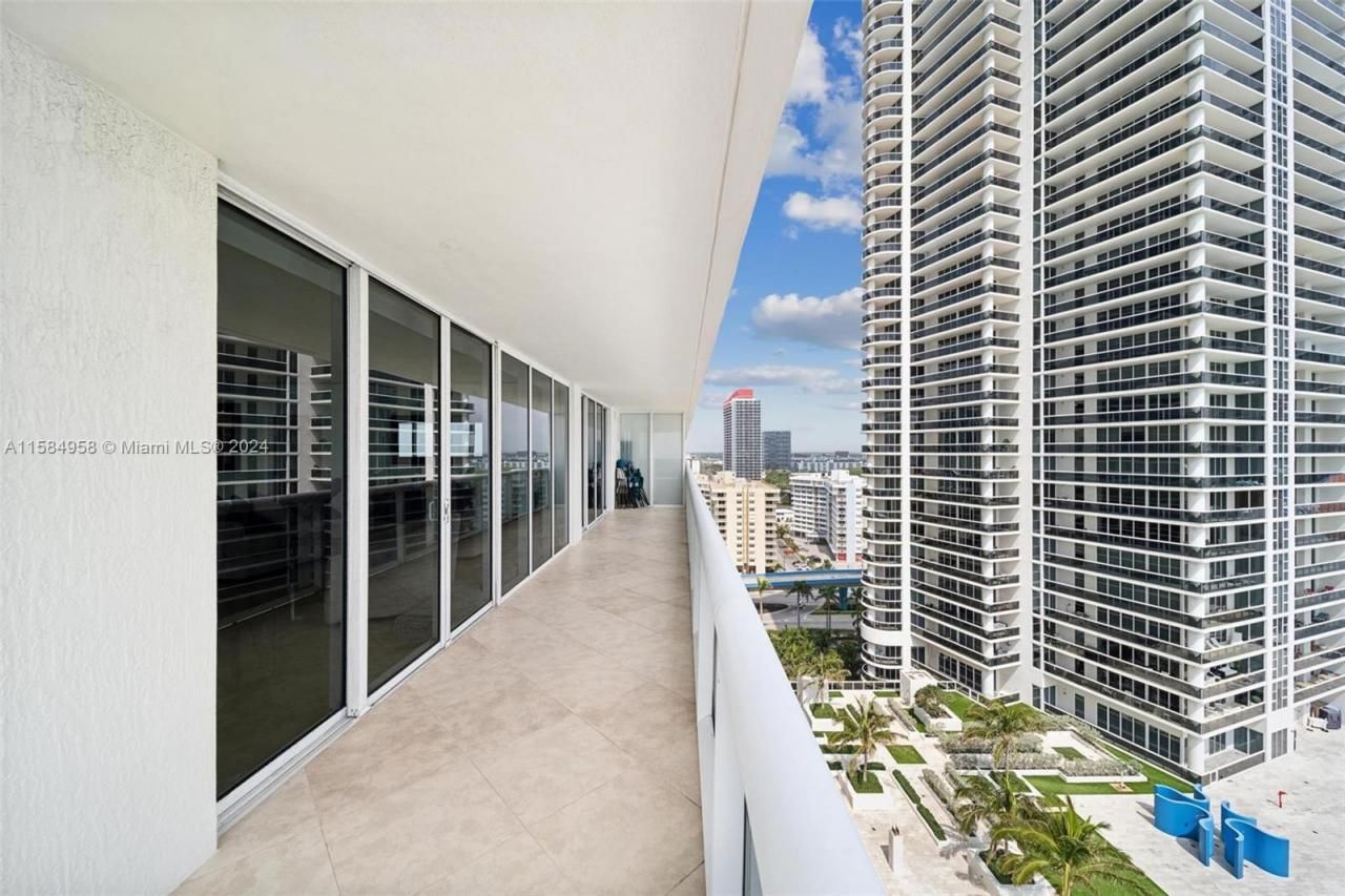 1830 S Ocean Dr, Unit 1701, Hallandale Beach, FL 33009 Photo