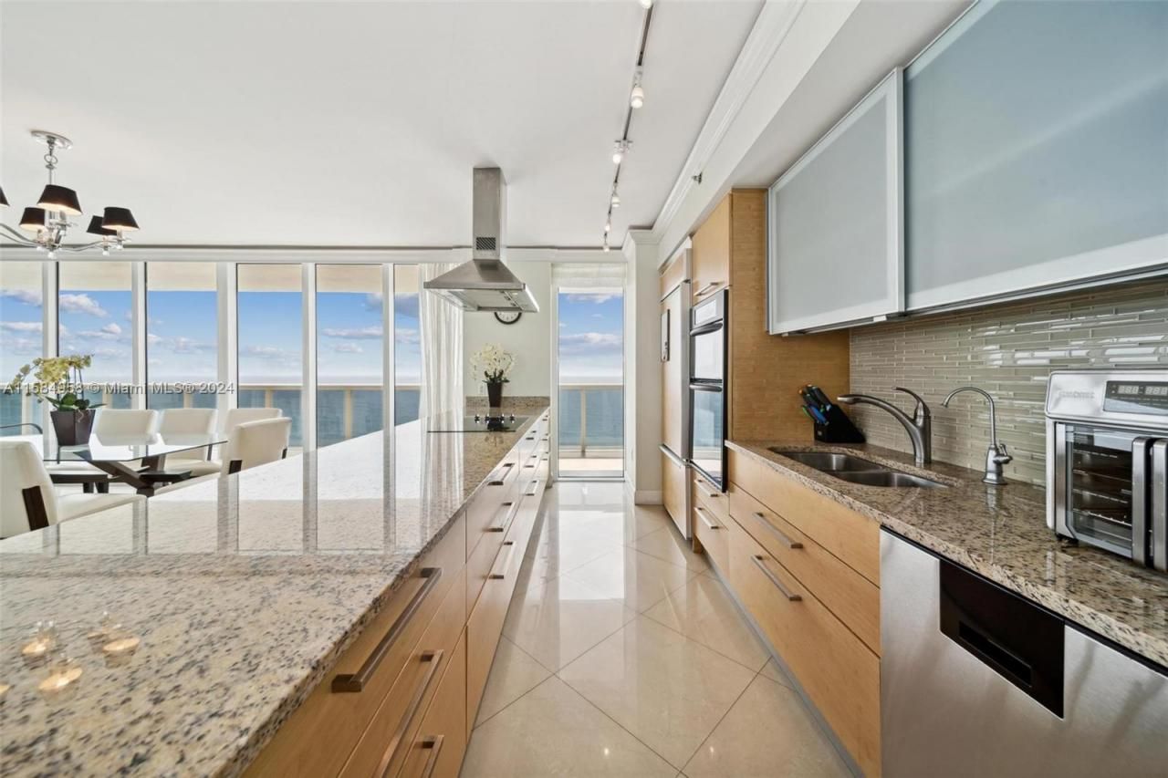 1830 S Ocean Dr, Unit 1701, Hallandale Beach, FL 33009 Photo