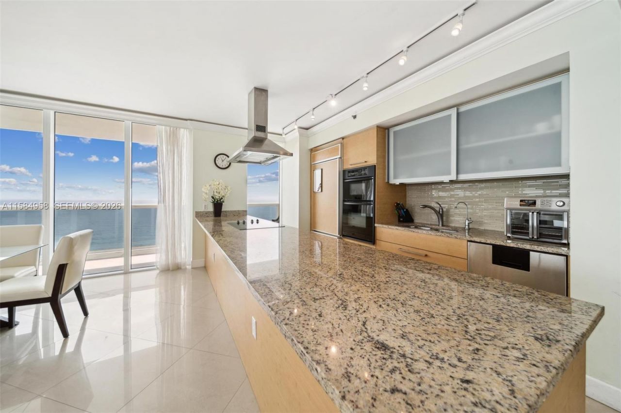 1830 S Ocean Dr, Unit 1701, Hallandale Beach, FL 33009 Photo