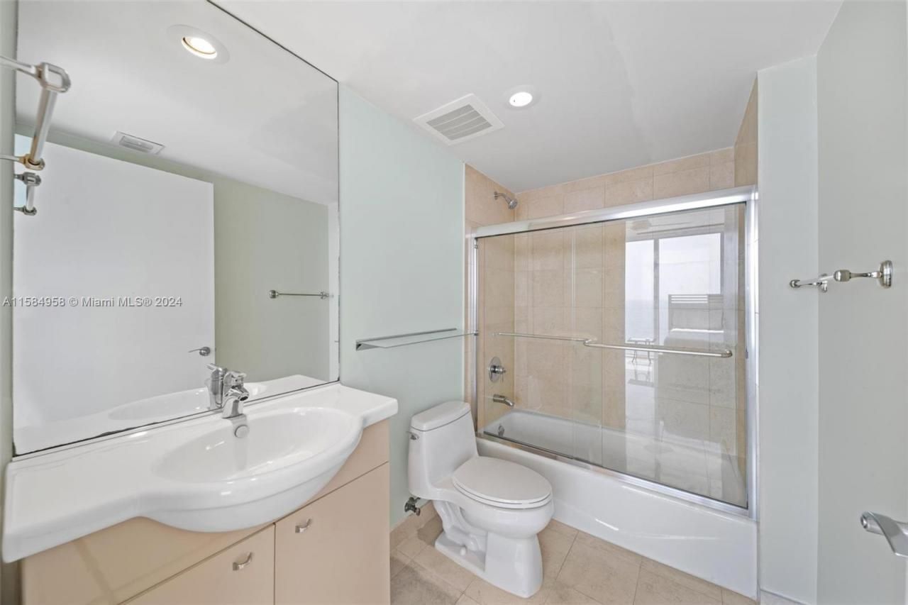1830 S Ocean Dr, Unit 1701, Hallandale Beach, FL 33009 Photo