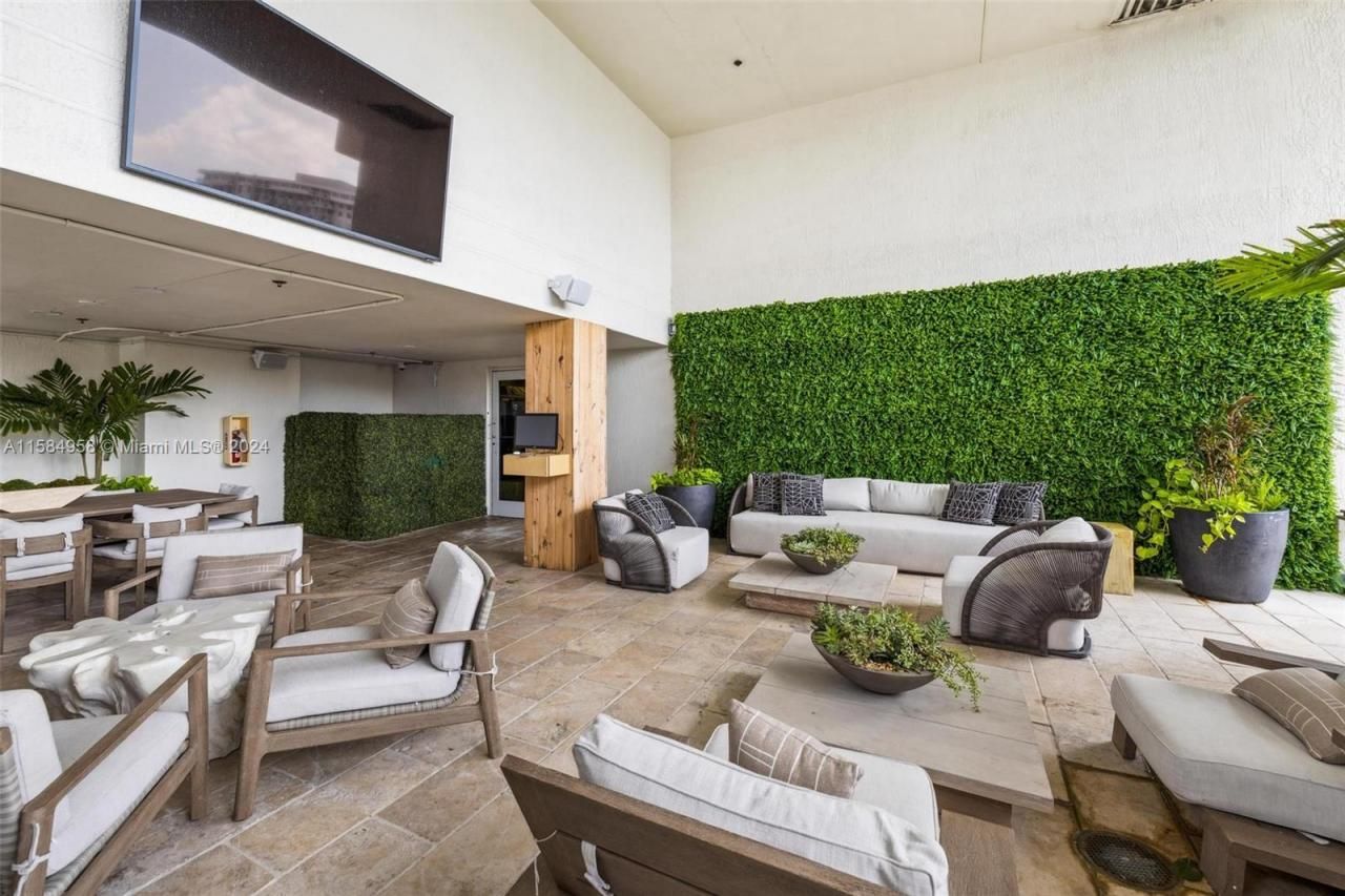 1830 S Ocean Dr, Unit 1701, Hallandale Beach, FL 33009 Photo