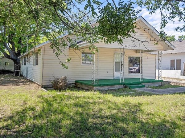 720 N Seaman Street, Eastland, TX 76448
