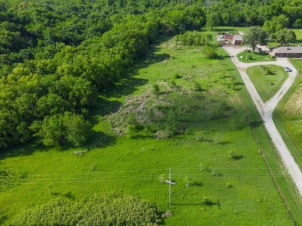 00000 Hatchell Road, Tonganoxie, KS 66086