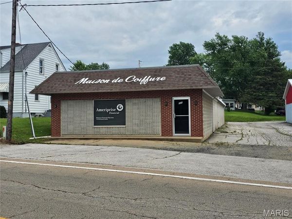 504 S 4th Street, Ste Genevieve, MO 63670