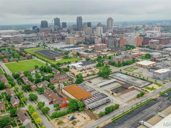 1900 Cole Street, St Louis, MO 63106