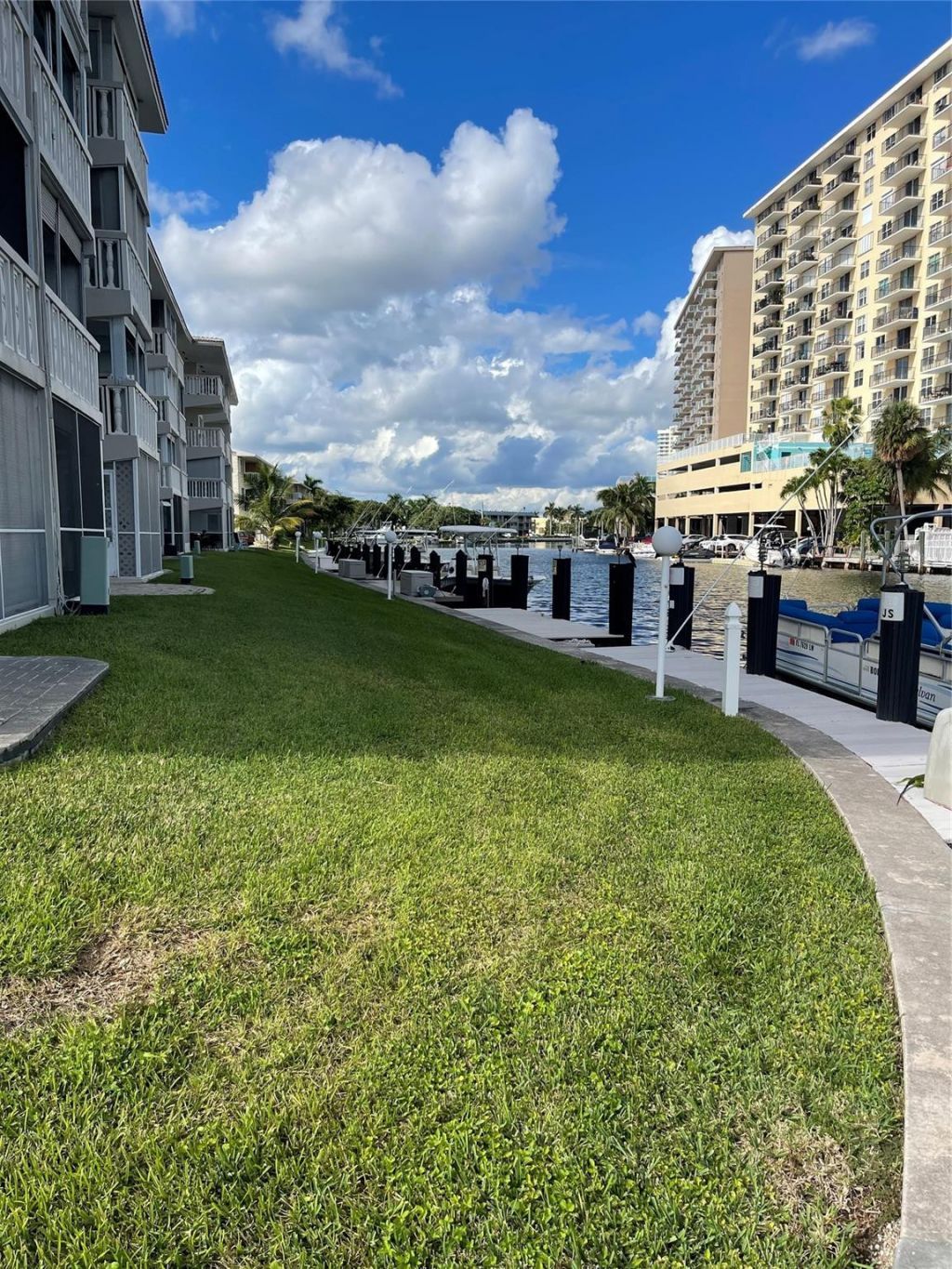 450 Paradise Isle Boulevard, Hallandale Beach, FL 33009 Photo