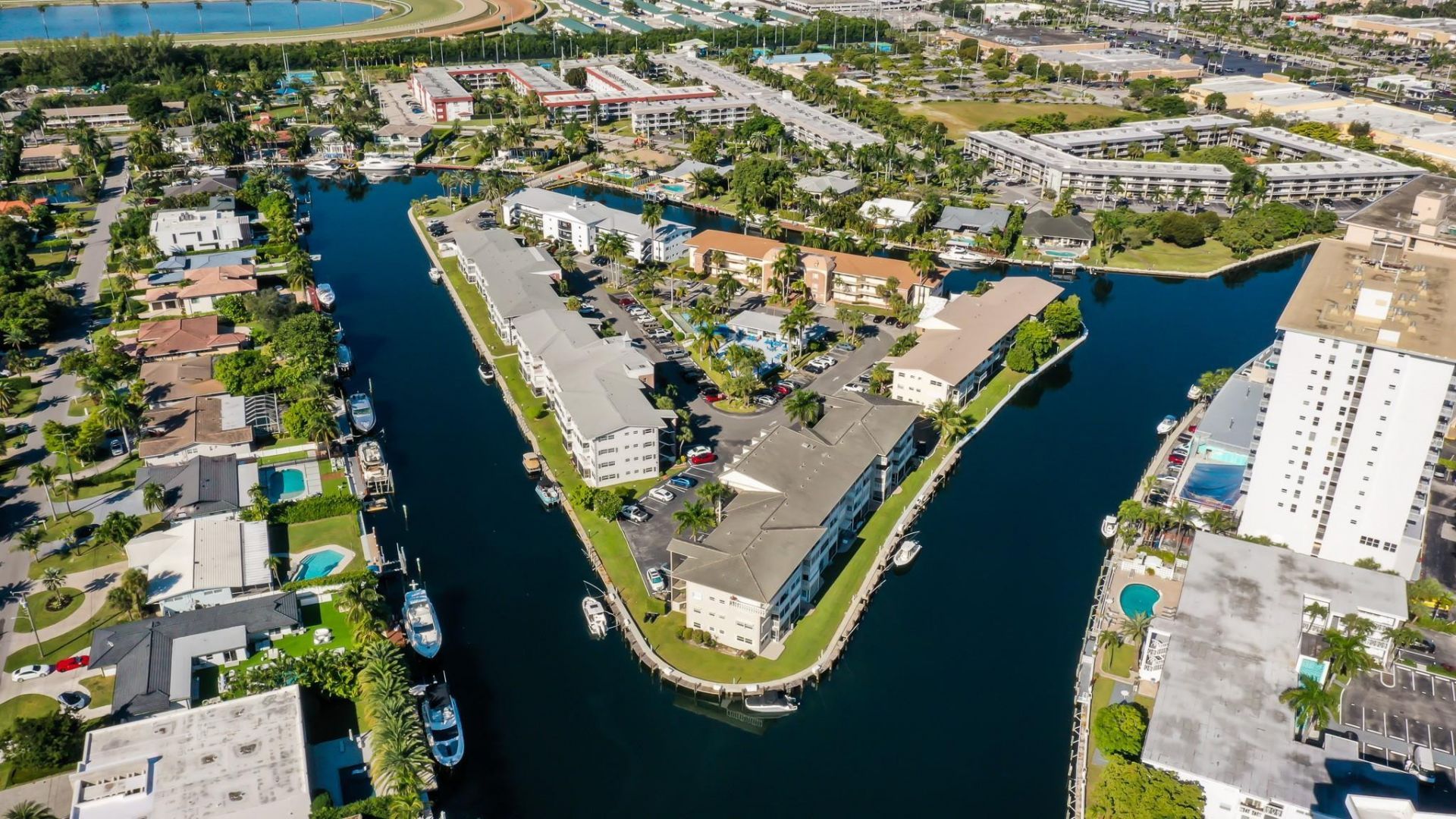 450 Paradise Isle Boulevard, Hallandale Beach, FL 33009 Photo