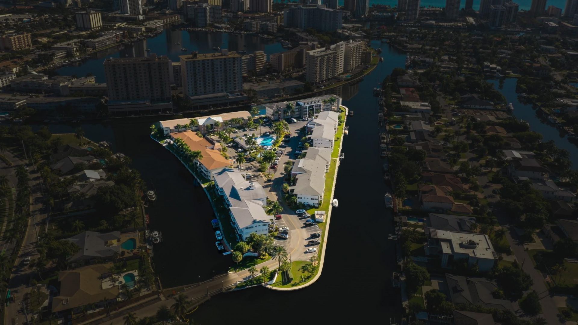 450 Paradise Isle Boulevard, Hallandale Beach, FL 33009 Photo