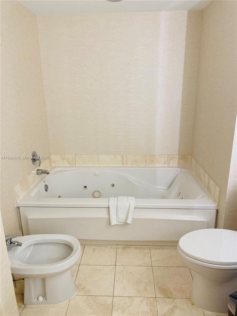 17375 Collins Ave, Unit 705, Sunny Isles Beach, FL 33160 Photo
