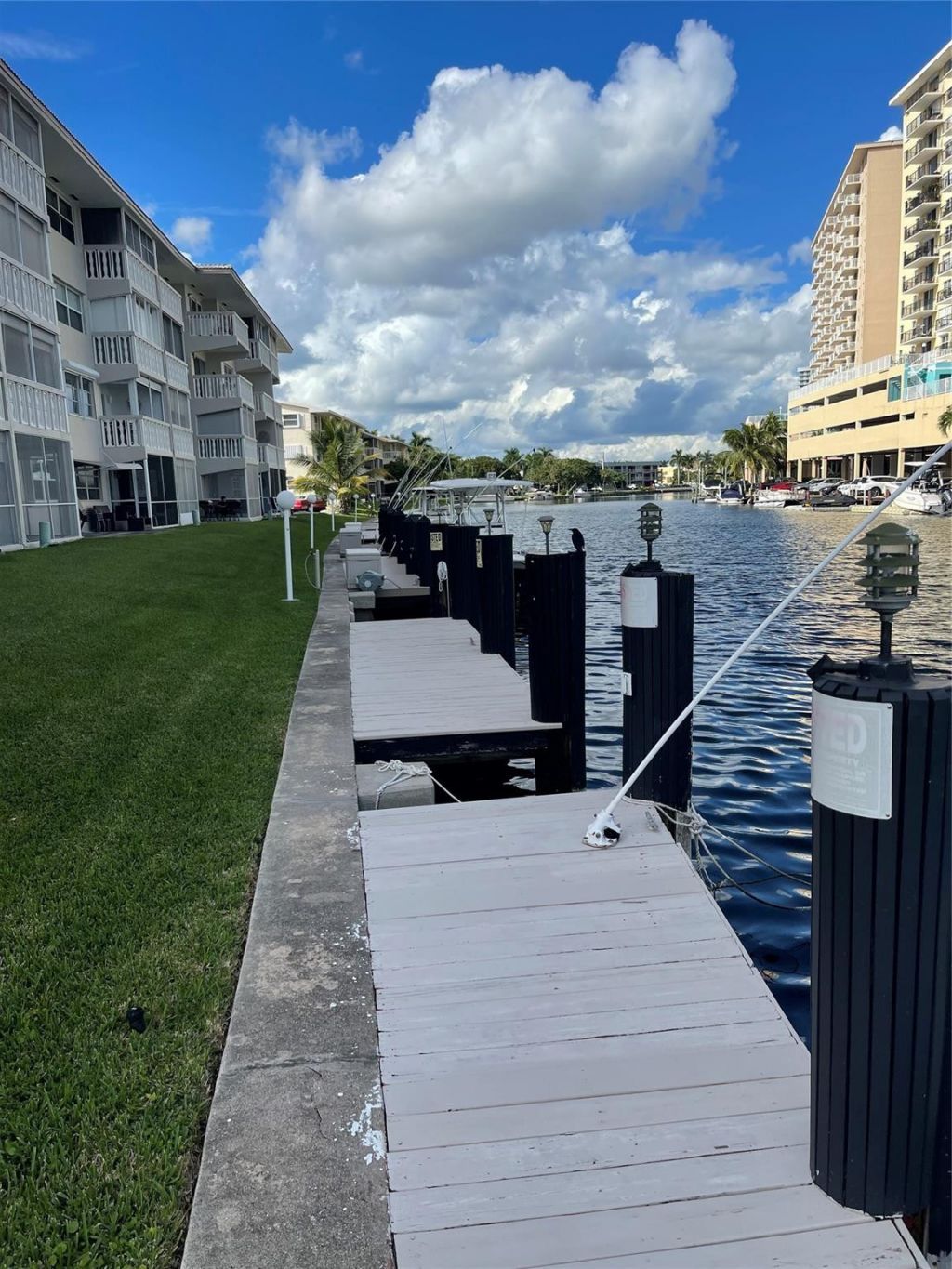 450 Paradise Isle Boulevard, Hallandale Beach, FL 33009 Photo