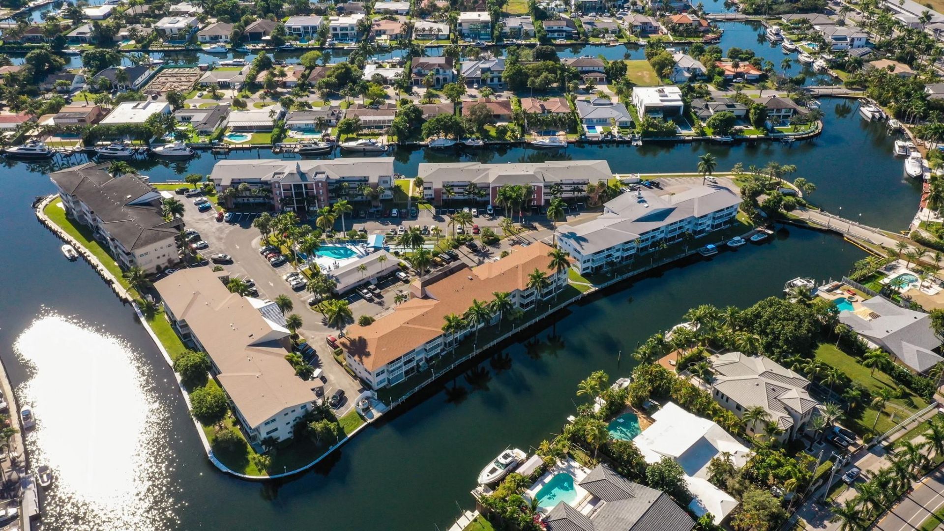 450 Paradise Isle Boulevard, Hallandale Beach, FL 33009 Photo