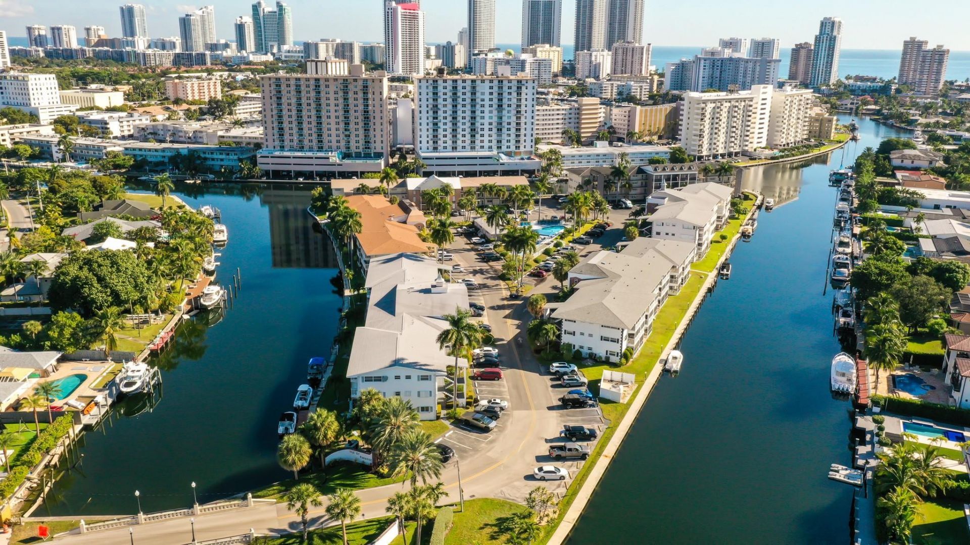 450 Paradise Isle Boulevard, Hallandale Beach, FL 33009 Photo