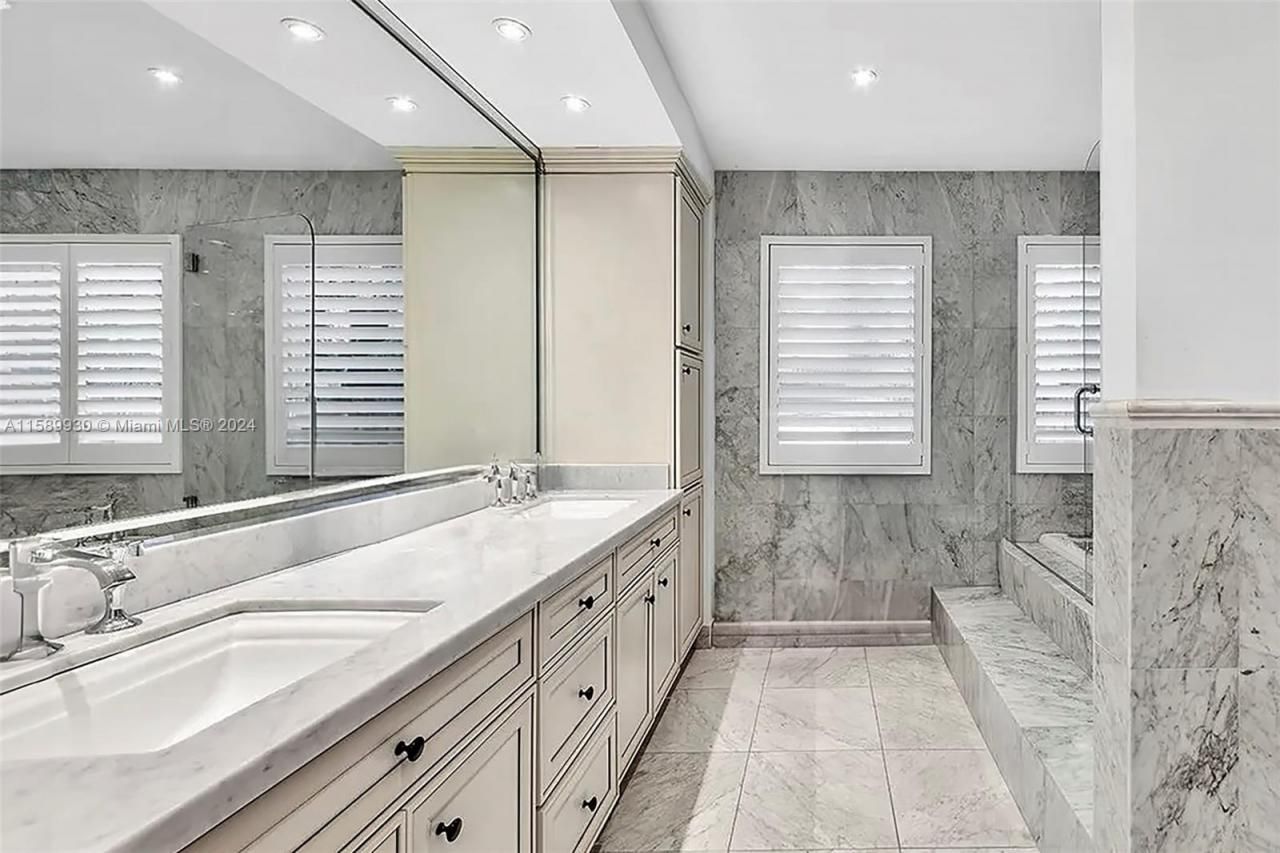 530 Ocean Blvd, Golden Beach, FL 33160 Photo