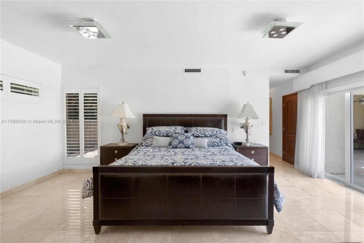 530 Ocean Blvd, Golden Beach, FL 33160 Photo