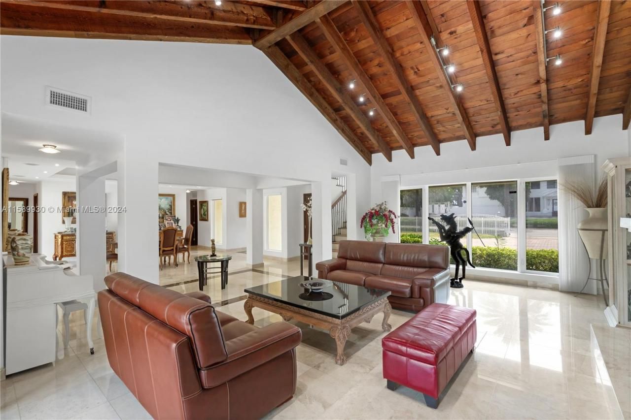 530 Ocean Blvd, Golden Beach, FL 33160 Photo