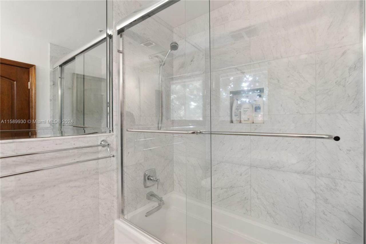 530 Ocean Blvd, Golden Beach, FL 33160 Photo