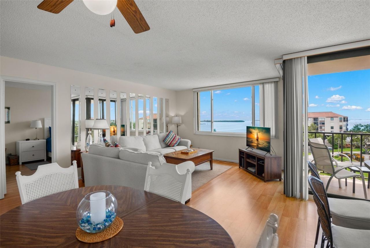 6219 Palma Del Mar Boulevard S, Unit 606, Saint Petersburg, FL 33715 Photo