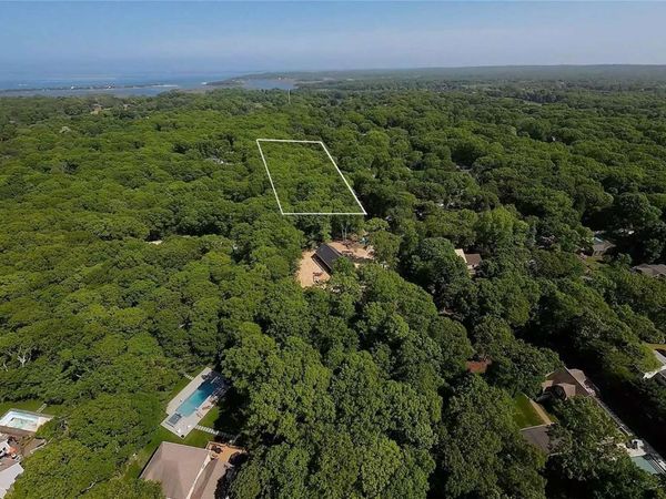 35 Washington Avenue, East Hampton, NY 11937