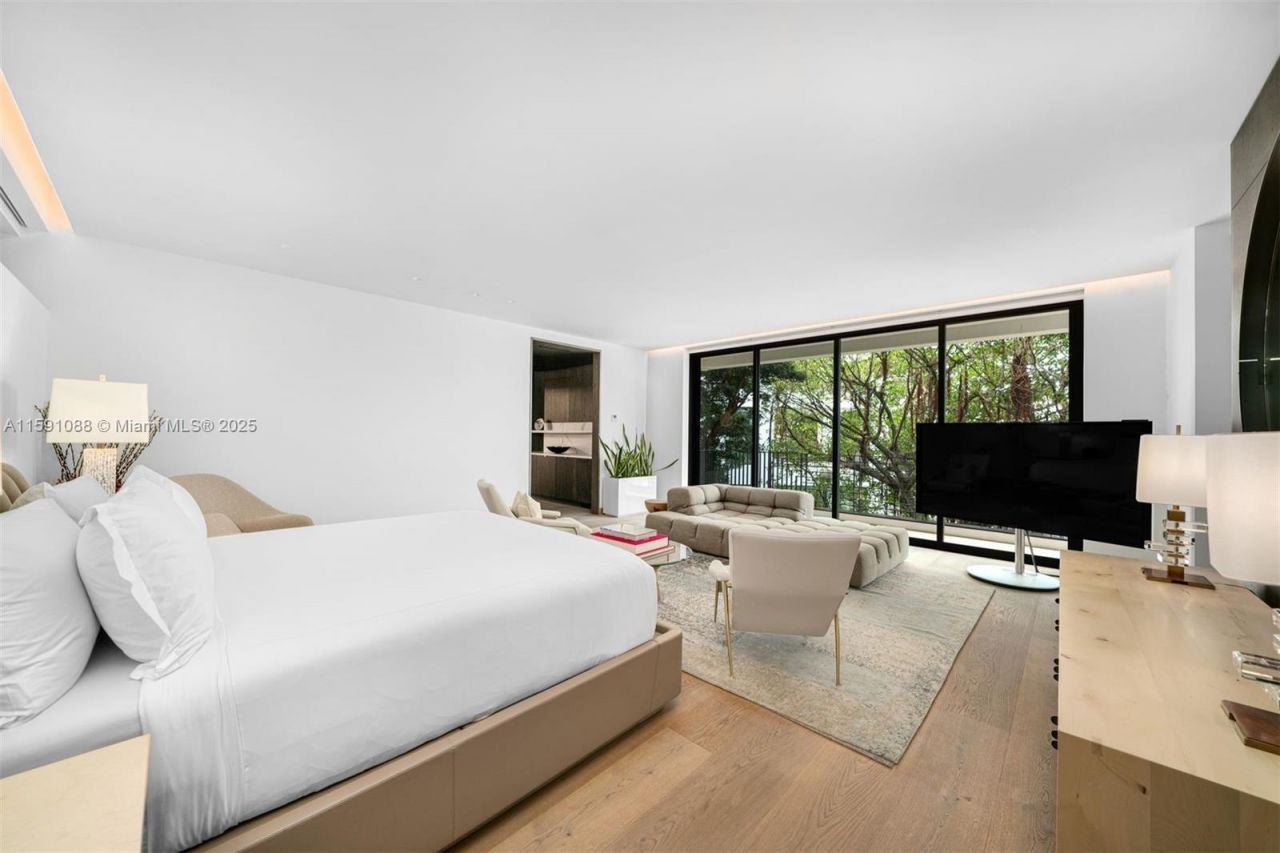 1236 S Venetian Way, Miami, FL 33139 Photo