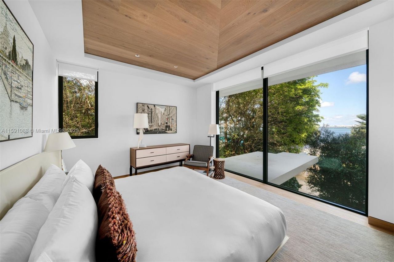 1236 S Venetian Way, Miami, FL 33139 Photo