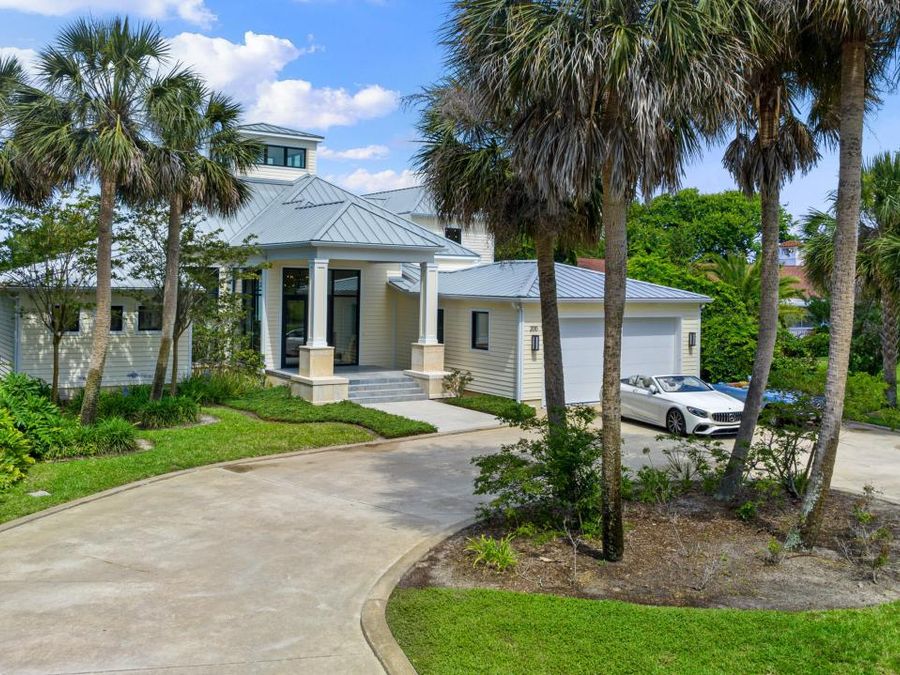 Property Image 100