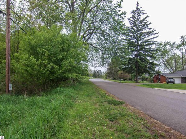 Ledgewood Drive, Fenton, MI 00000