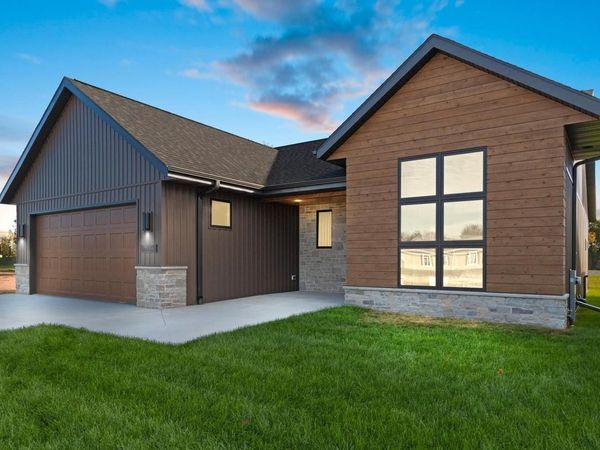 435 RIVERVIEW RIDGE PLACE, Combined Locks, WI 54113