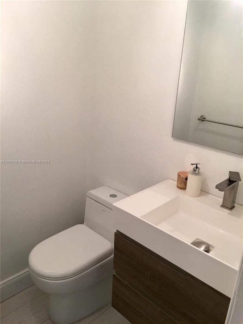 1610 Lenox Ave, Unit 416, Miami Beach, FL 33139 Photo