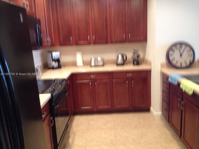 5793 Cape Harbour Dr, Unit 613, Cape Coral, FL 33914 Photo
