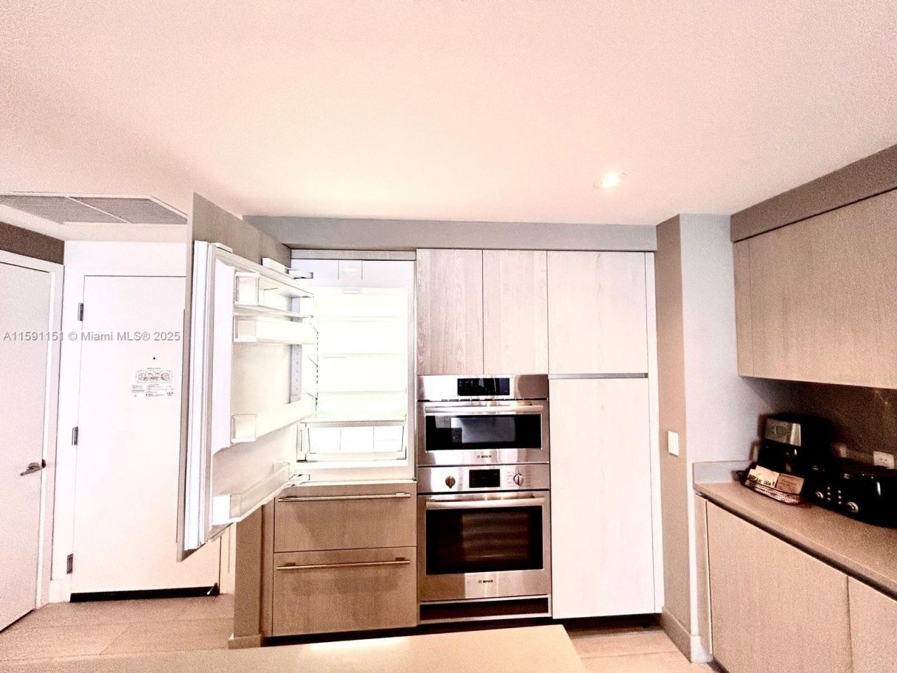 4010 S Ocean Dr, Unit R2407, Hollywood, FL 33019 Photo