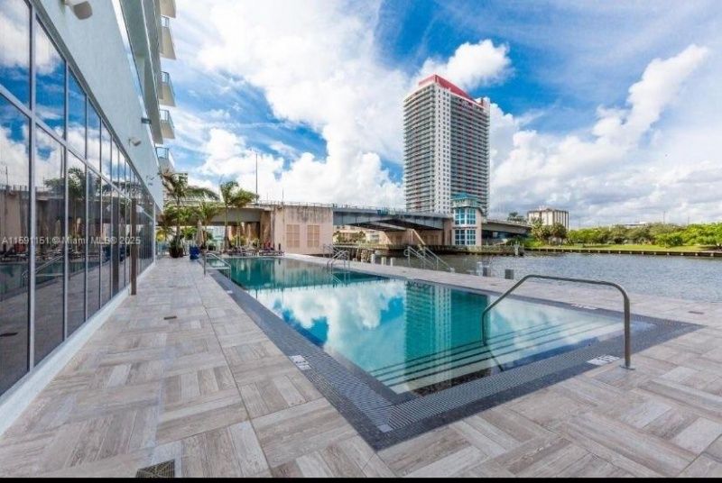 4010 S Ocean Dr, Unit R2407, Hollywood, FL 33019 Photo