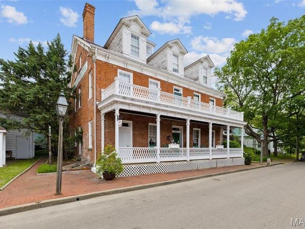 146 S 3rd Street, Ste Genevieve, MO 63670