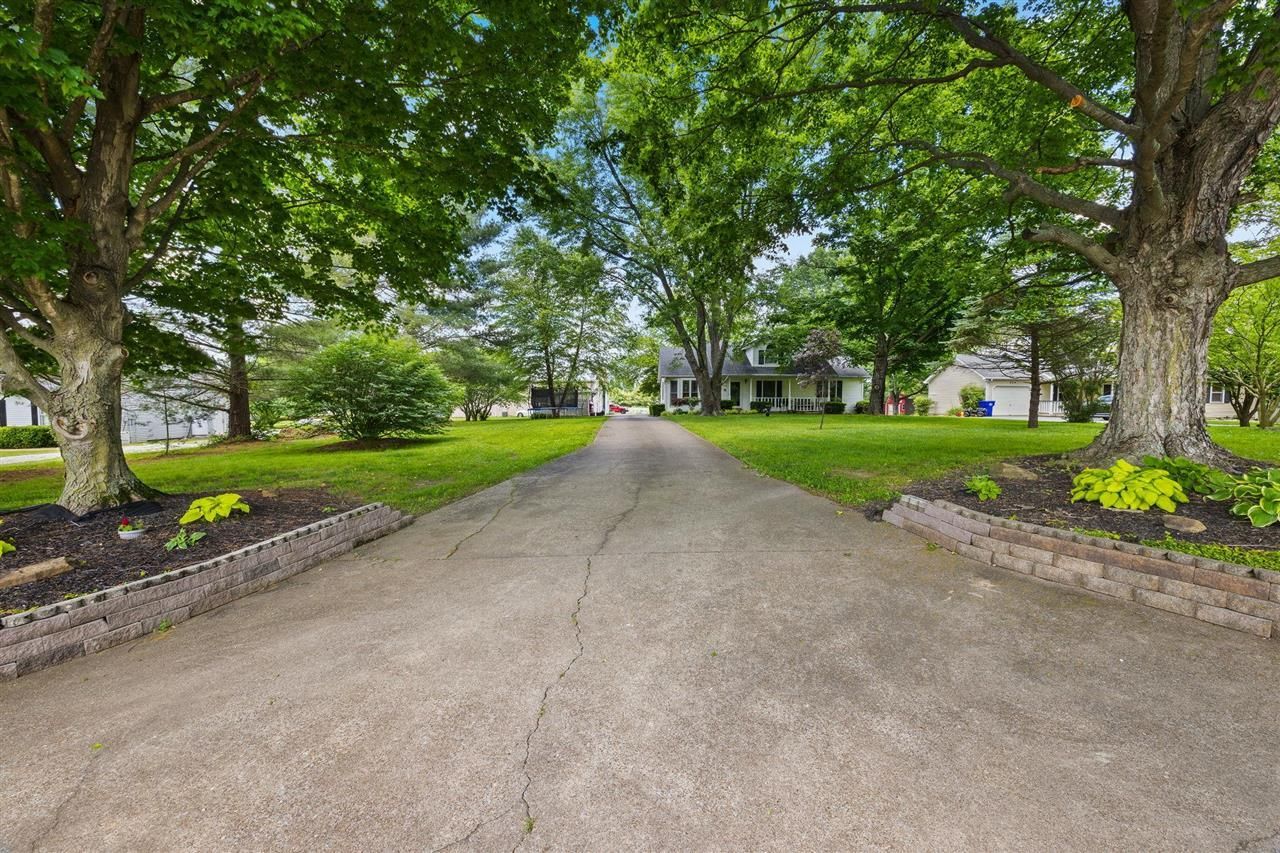 260 Horace Johnson Road 6106 Old Scottsville Road, Alvaton, KY 42122 Main Photo