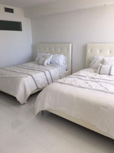 100 Lincoln Rd, Unit 711, Miami Beach, FL 33139 Photo