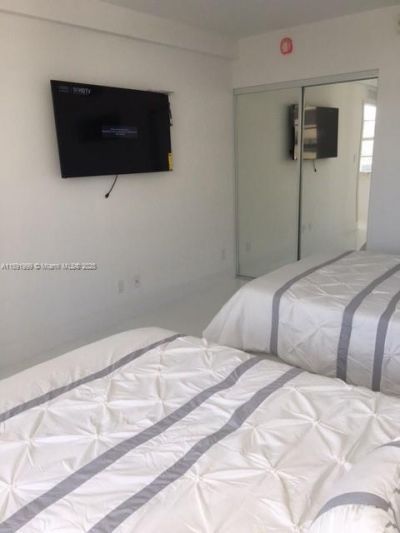 100 Lincoln Rd, Unit 711, Miami Beach, FL 33139 Photo