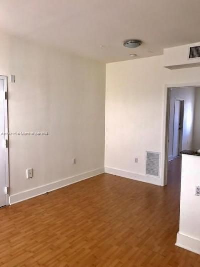 1000 Meridian Ave, Unit 2, Miami Beach, FL 33139 Photo