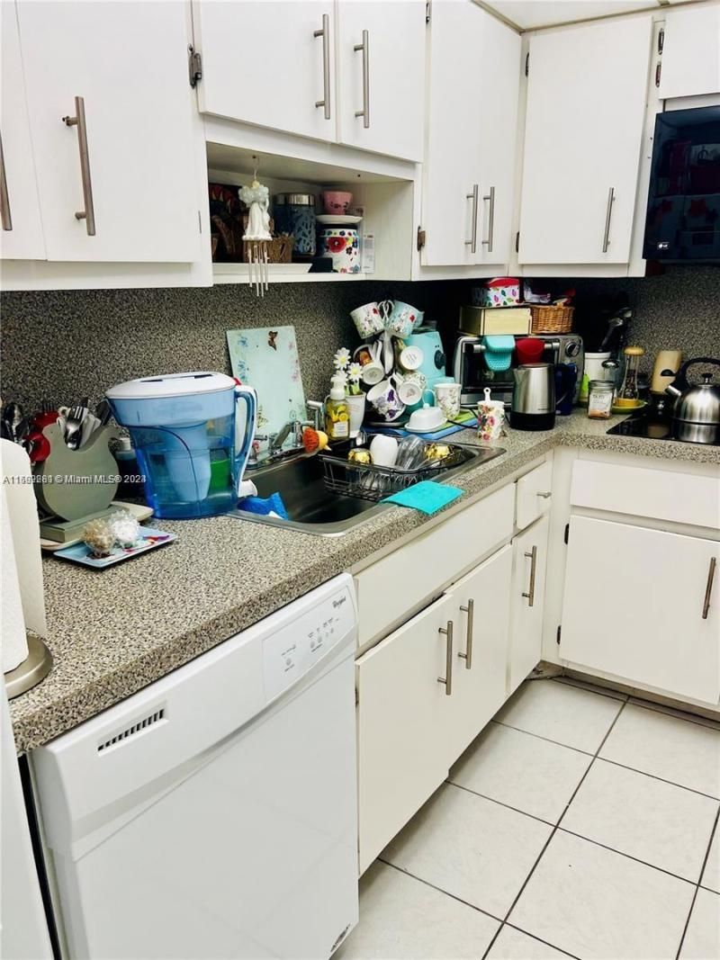 400 Kings Point Dr, Unit 317, Sunny Isles Beach, FL 33160 Photo