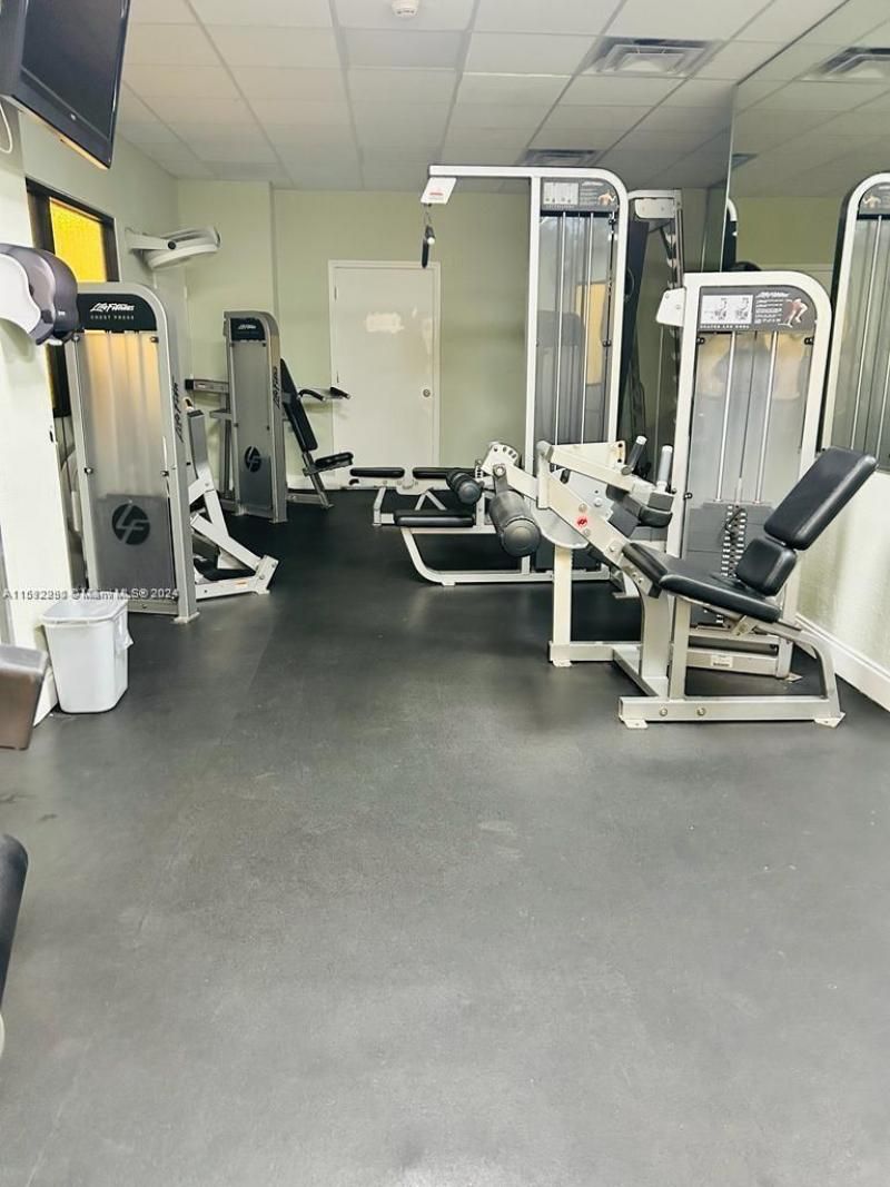 3180 S Ocean Dr, Unit 1405, Hallandale Beach, FL 33009 Photo