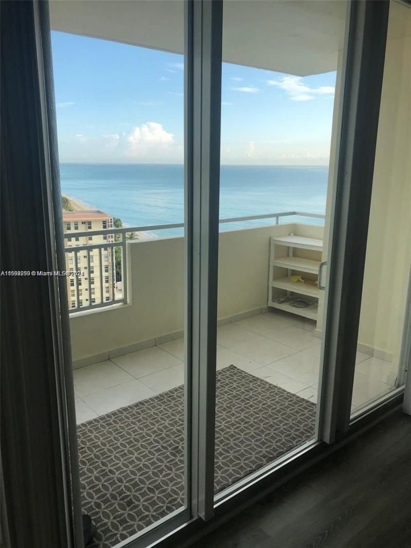 3180 S Ocean Dr, Unit 1405, Hallandale Beach, FL 33009 Photo