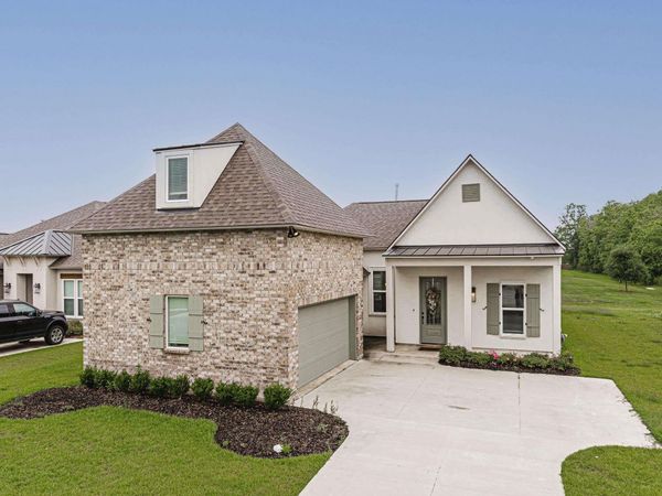 14069 Beverly Park Dr, Gonzales, LA 70737